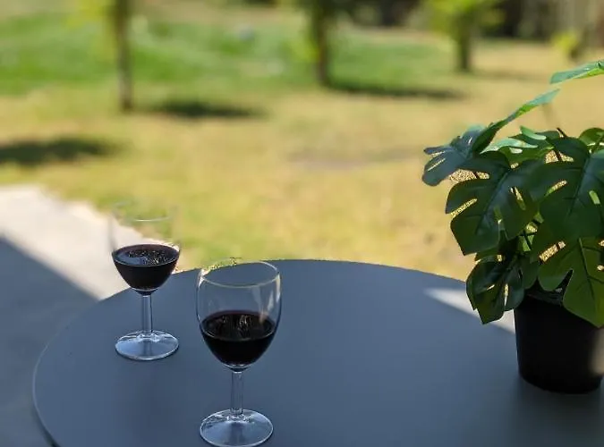 Entre Pomares Nyaraló